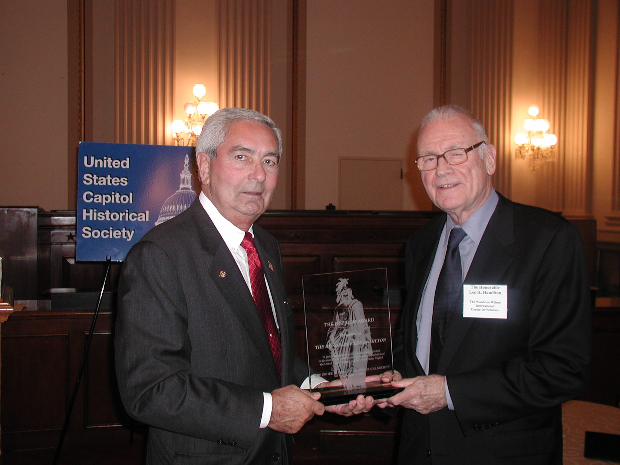 Lee Hamilton receives 2005 Freedom Award presented by USCHS Pres. Ron Sarasin.