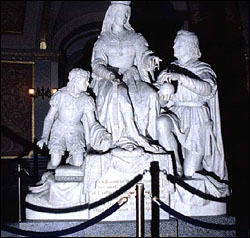 Larkin Goldsmith Mead’s Columbus' Last Appeal to Queen Isabella was purchased from Mr. and Mrs. Legrand Lockwood by pioneer banker Darius Ogden Mills for $30,000, who then presented it the state in 1883. Slightly over life size, the sculpture weighs approximately nine tons including the base and is located in the California State Capitol Museum.