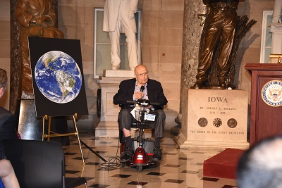 Chairman John Dingell delivers keynote address at the Energy and Commerce Committee Reception.